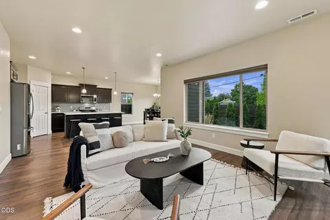 Living - 20597 SE Gemstone Ave, Bend, OR 97702 photo 6 of 6