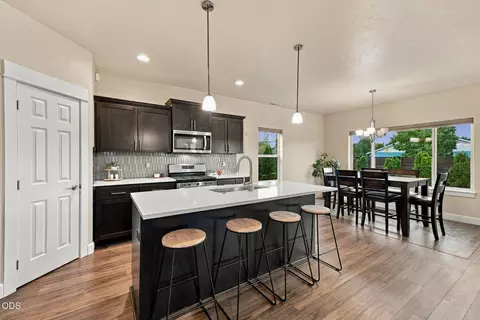 Kitchen - 20597 SE Gemstone Ave, Bend, OR 97702 photo 1 of 5