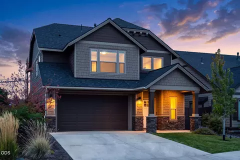 Exterior - 20597 SE Gemstone Ave, Bend, OR 97702 photo 9 of 9