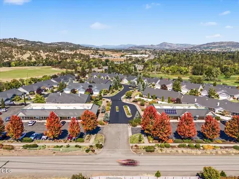 View/Area - 89 Skyhawk Dr, Eagle Point, OR 97524 photo 10 of 11