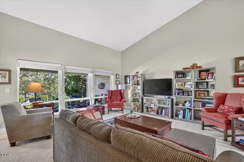 Living - 89 Skyhawk Dr, Eagle Point, OR 97524 photo 4 of 4