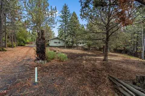 Exterior - 61180 Tapadera St, Bend, OR 97702 photo 6 of 6