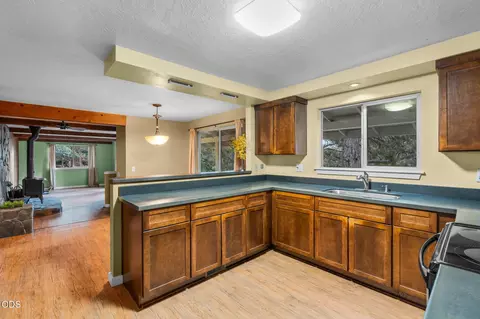 Kitchen - 61180 Tapadera St, Bend, OR 97702 photo 1 of 3