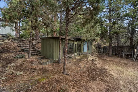 Exterior - 61180 Tapadera St, Bend, OR 97702 photo 4 of 6