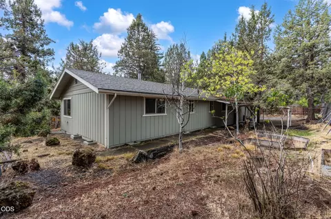 Exterior - 61180 Tapadera St, Bend, OR 97702 photo 1 of 6