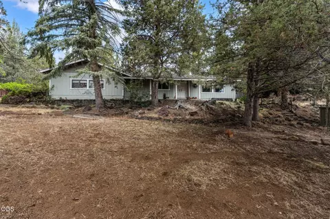 Exterior - 61180 Tapadera St, Bend, OR 97702 photo 3 of 6
