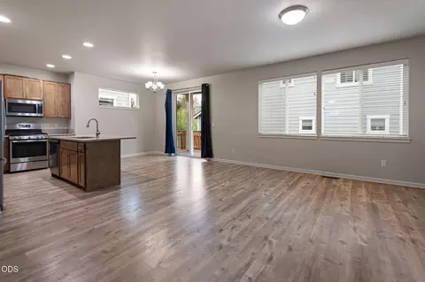 Living - 61589 Alstrup Rd, Bend, OR 97702 photo 2 of 3