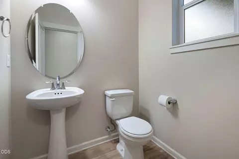 Bath - 61589 Alstrup Rd, Bend, OR 97702 photo 1 of 4