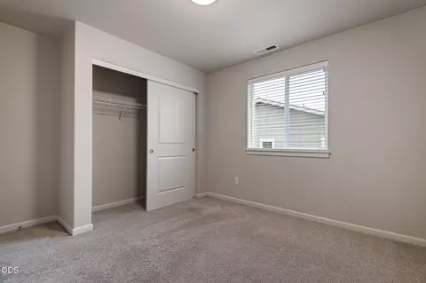Bedroom - 61589 Alstrup Rd, Bend, OR 97702 photo 3 of 4