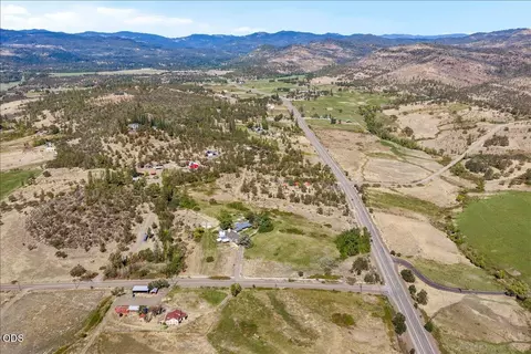 View/Area - 120 Hammel Rd, Eagle Point, OR 97524 photo 4 of 8