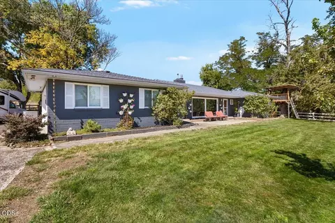 Exterior - 120 Hammel Rd, Eagle Point, OR 97524 photo 2 of 13
