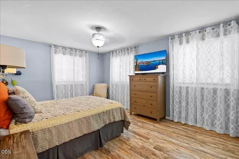 Bedroom - 120 Hammel Rd, Eagle Point, OR 97524 photo 3 of 5