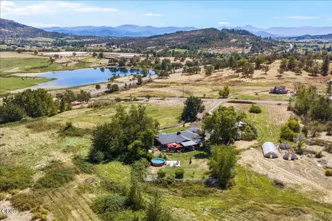 View/Area - 120 Hammel Rd, Eagle Point, OR 97524 photo 8 of 8