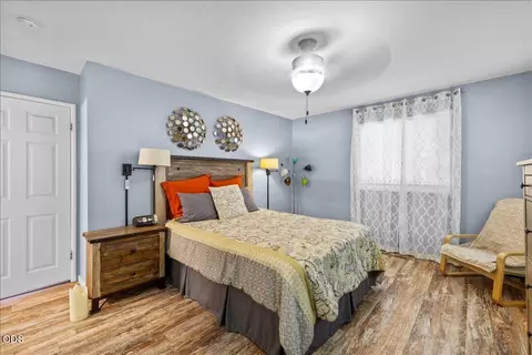 Bedroom - 120 Hammel Rd, Eagle Point, OR 97524 photo 4 of 5
