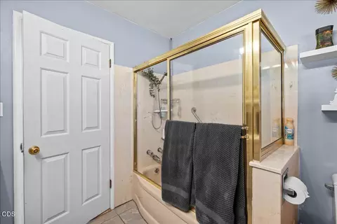 Bath - 120 Hammel Rd, Eagle Point, OR 97524 photo 2 of 3