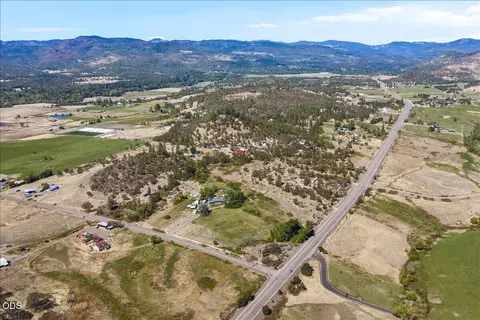 View/Area - 120 Hammel Rd, Eagle Point, OR 97524 photo 5 of 8