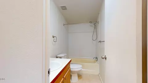 Bath - 1216 Summit Loop, Grants Pass, OR 97527 photo 2 of 2