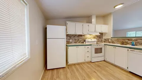 Kitchen - 1216 Summit Loop, Grants Pass, OR 97527 photo 1 of 3