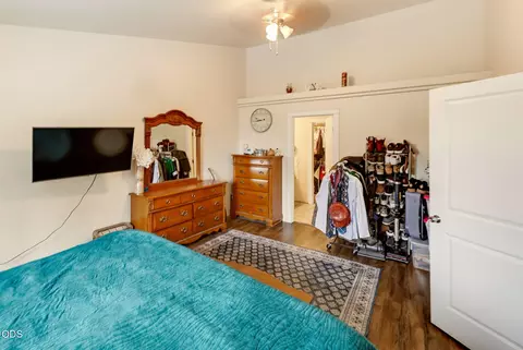Bedroom - 545 N Heights Dr, Eagle Point, OR 97524 photo 2 of 3