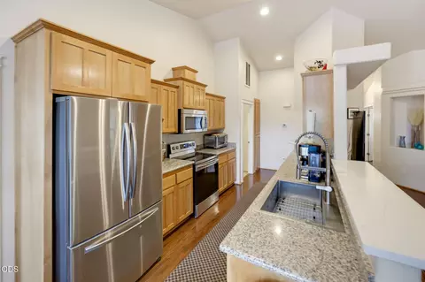 Kitchen - 545 N Heights Dr, Eagle Point, OR 97524 photo 1 of 4