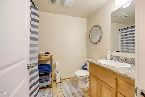 Bath - 545 N Heights Dr, Eagle Point, OR 97524 photo 3 of 3