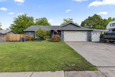 2994 Hawaiian Ave, Medford, OR 97504