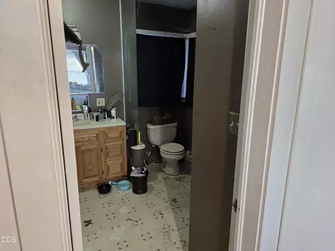 Bath - 156 E Ash St, Union, OR 97883 photo 2 of 2