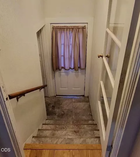 Entry Way - 156 E Ash St, Union, OR 97883 photo 4 of 4