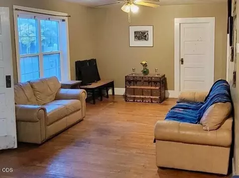 Living - 156 E Ash St, Union, OR 97883 photo 4 of 5