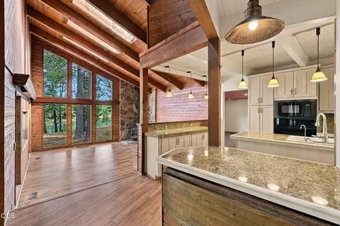 Kitchen - 56222 Solar Dr, Bend, OR 97707 photo 1 of 4
