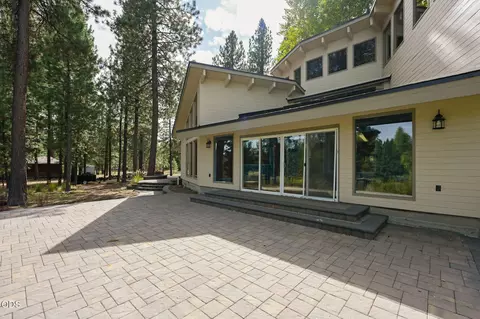 Exterior - 56222 Solar Dr, Bend, OR 97707 photo 5 of 7