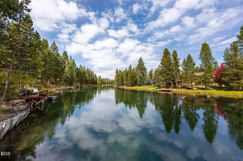 View/Area - 56222 Solar Dr, Bend, OR 97707 photo 4 of 6