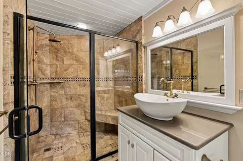 Bath - 56222 Solar Dr, Bend, OR 97707 photo 1 of 3