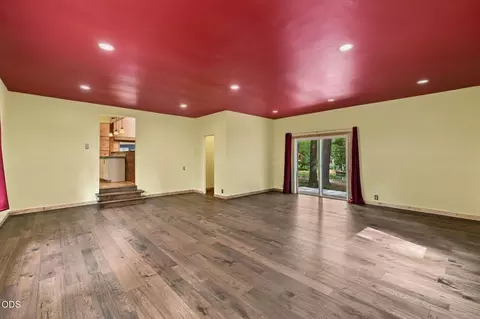 Living - 56222 Solar Dr, Bend, OR 97707 photo 6 of 6