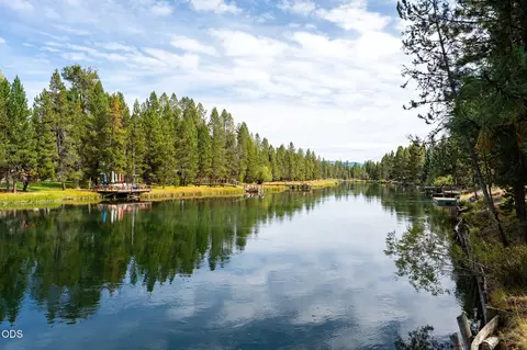 View/Area - 56222 Solar Dr, Bend, OR 97707 photo 3 of 6