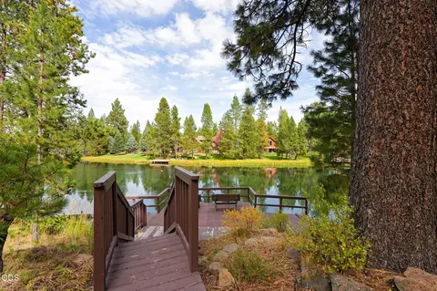 View/Area - 56222 Solar Dr, Bend, OR 97707 photo 2 of 6