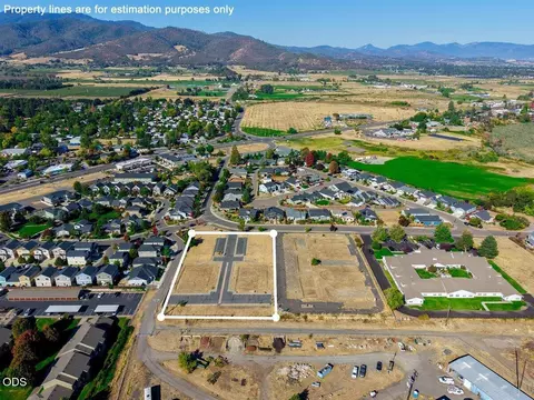 220 Suncrest Rd, Talent, OR 97540 photo 7