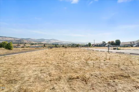 220 Suncrest Rd, Talent, OR 97540 photo 13