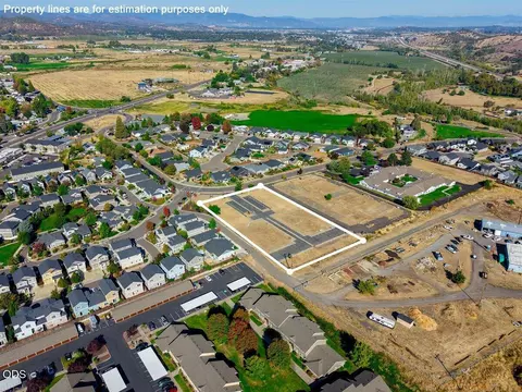 220 Suncrest Rd, Talent, OR 97540 photo 6