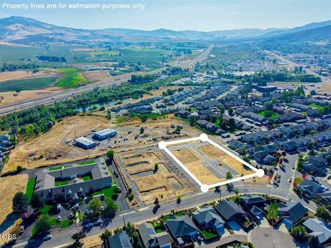 220 Suncrest Rd, Talent, OR 97540 photo 10