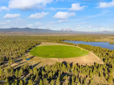 64225 Sisemore Rd, Bend, OR 97701 photo 3