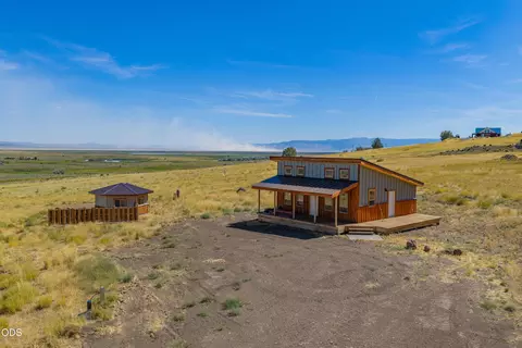54706 Oregon 31, Summer Lake, OR 97640