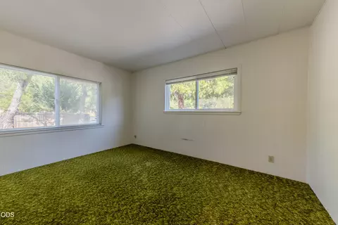 Bedroom - 8290 Evans Creek Rd, Rogue River, OR 97537 photo 3 of 5