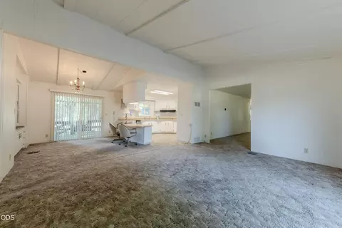 Living - 8290 Evans Creek Rd, Rogue River, OR 97537 photo 2 of 5