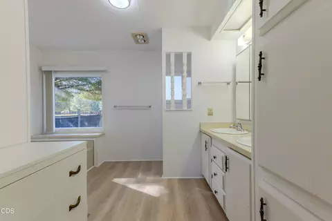 Bath - 8290 Evans Creek Rd, Rogue River, OR 97537 photo 1 of 4