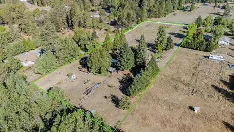 View/Area - 8290 Evans Creek Rd, Rogue River, OR 97537 photo 4 of 7
