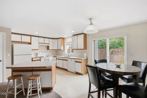 Kitchen - Undisclosed, Bend, OR 97702 photo 1 of 4