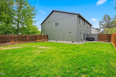 Exterior - Undisclosed, Bend, OR 97702 photo 7 of 8