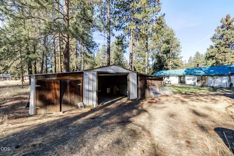 Exterior - 19487 Baker Rd, Bend, OR 97702 photo 9 of 13