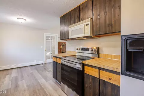 Kitchen - 19487 Baker Rd, Bend, OR 97702 photo 3 of 3